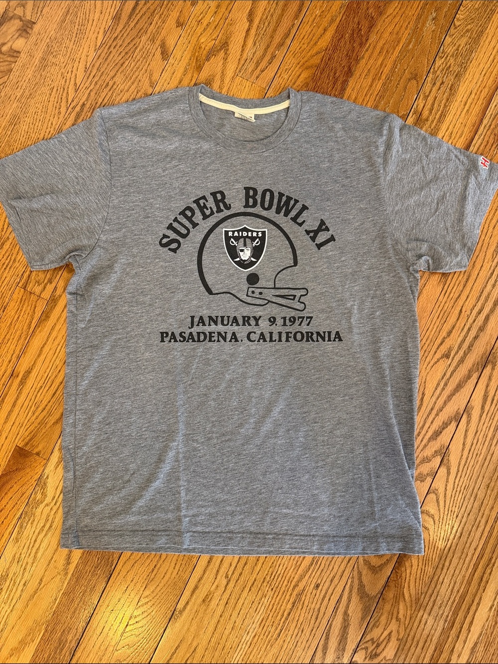 Oakland Raiders Super Bowl XI Graphic Tee
